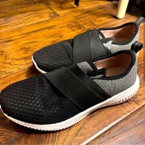 Avia slip on sneakers. Like new.